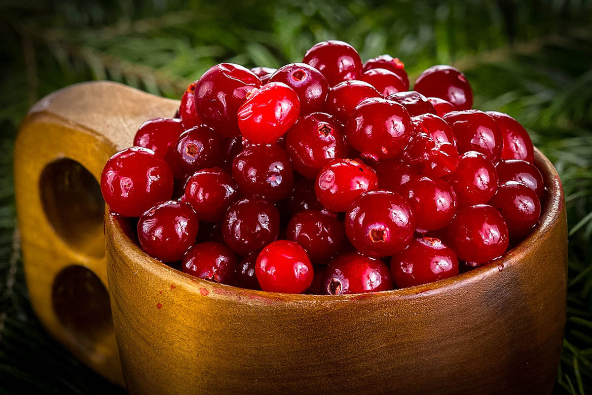 Клюква - натуральный источник д-маннозы и витамина С!