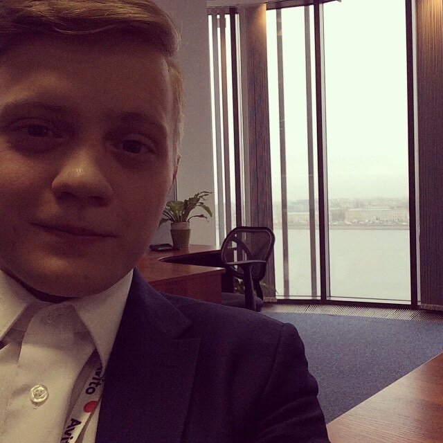 Avito.ru и вид с моего рабочего места на Неву