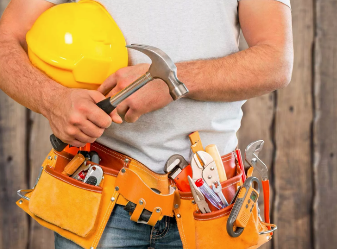 Любой хозяйке хочется, чтобы дом был уютным, все стояло на нужных местах, электричество было в исправности, сантехника не протекала, стиральная машина работала, как часы. Для этих целей появился новый бизнес «Муж на час». 