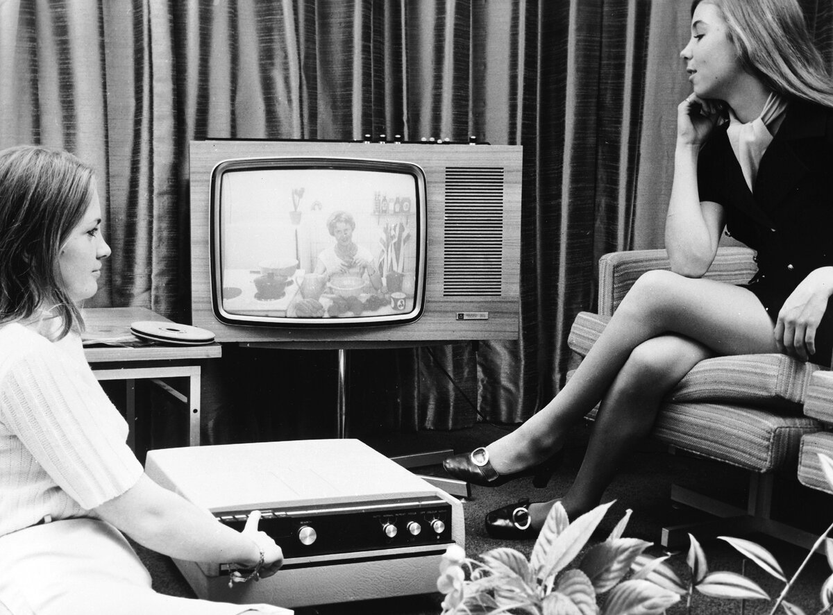 Первое советское телевидение. Телевидение СССР. Телевизор 1950-х годов. Телевизор 1970-х годов. Телевизор 1970 года.