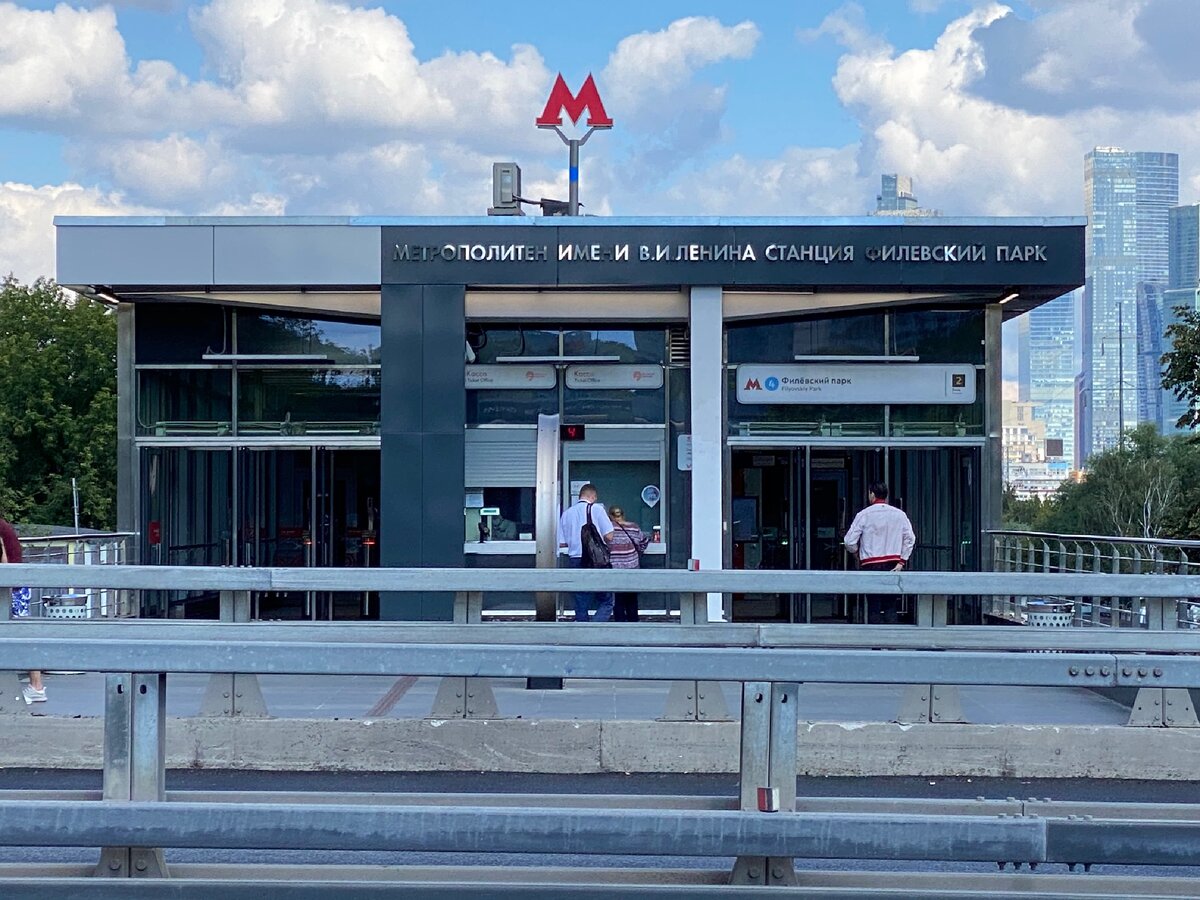 Вестибюль наземного метро. Вестибюль метро Черкизовская. Метро Черкизовская Москвы 2023. Современные наземные вестибюли метро.
