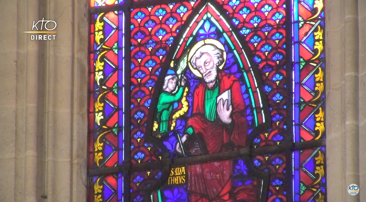 Скриншот трансляции воскресной мессы в Сен-Жермен-л'Осеруа 23 августа 2020 года