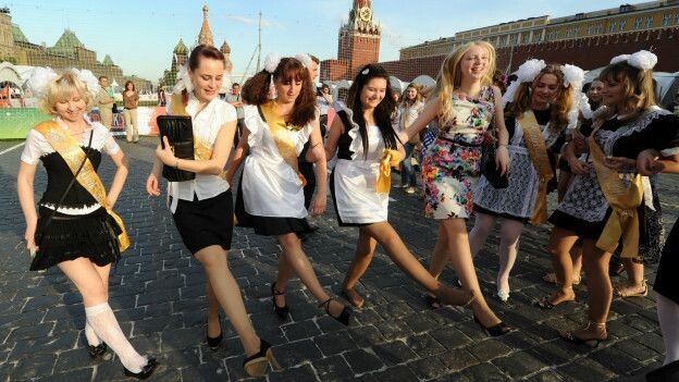 Правообладатель иллюстрацииGETTYImage captionПриложения "Фейсбука" могут получить доступ ко всеми списку ваших друзей