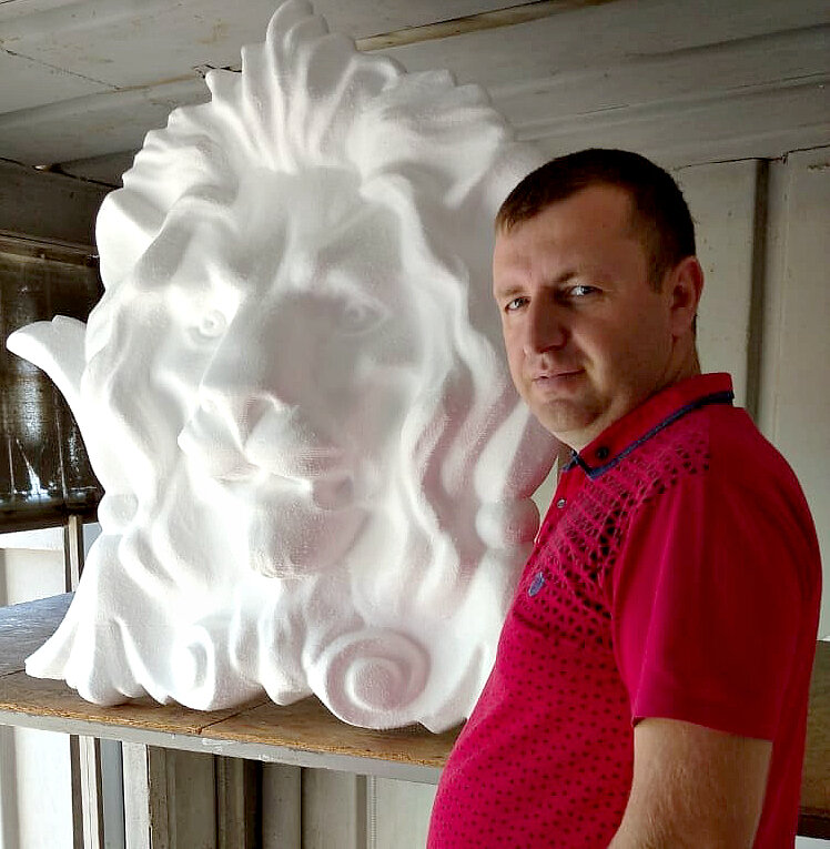 Барельеф льва для декора загородного дома