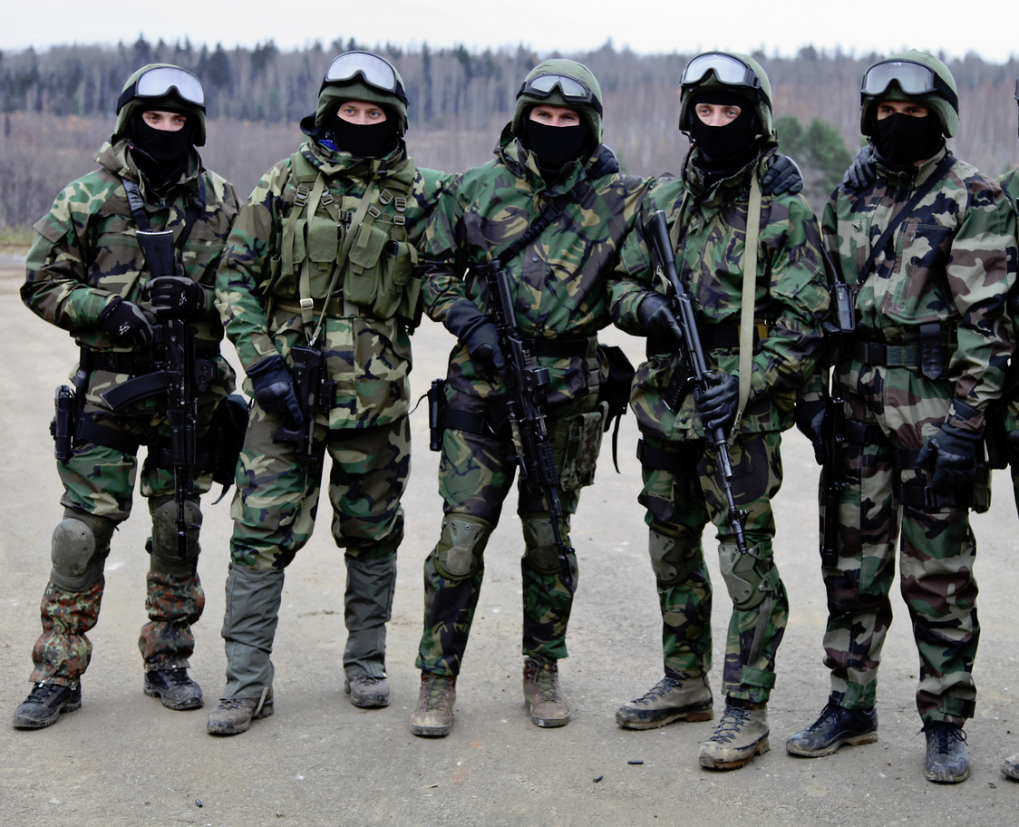 Фото для фона взято с https://commons.wikimedia.org/wiki/File:Internal_Troops_of_the_Ministry_for_Internal_Affairs_(Russia)_(494-1).jpg , но ребятки там выглядели именно так.