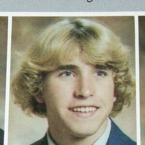 Выпускник Старшей школы Стивен Хилленберг