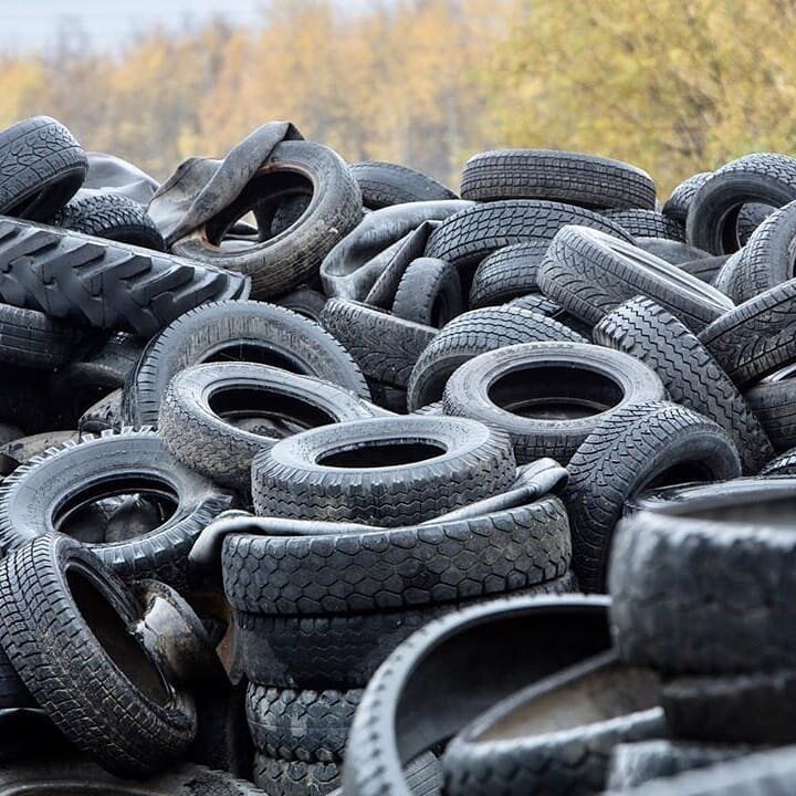 Свалка шин. Приму шины. Покрышки отходы. Пункт утилизации шин. Переработка отработанных автомобильных шин.