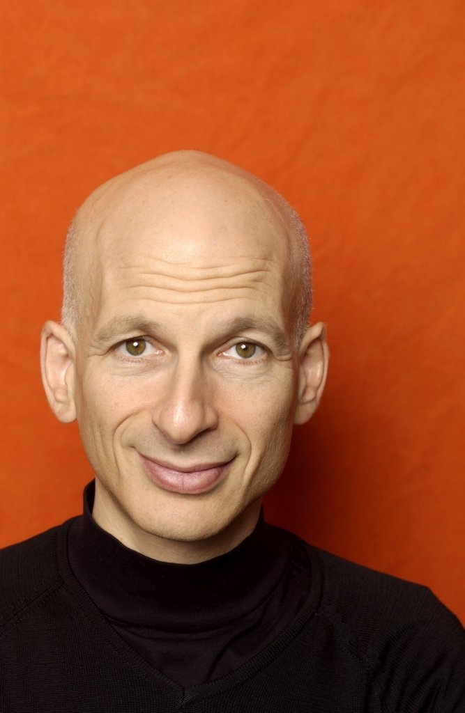 Начал свою предпринимательскую деятельность еще в 14 лет, создавая биоритмы и продавая их по 30 долларов. В 16 лет набрал 50 человек в собственный лыжный клуб, одновременно работая в столовой по выходным.