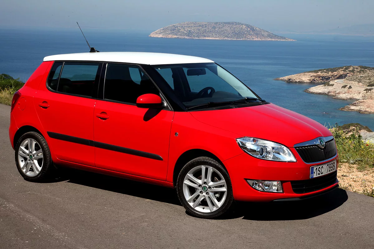 Шкода фабия 2024. Skoda Fabia. Skoda Fabia 2. Skoda Fabia 2010. Skoda Fabia 6y.