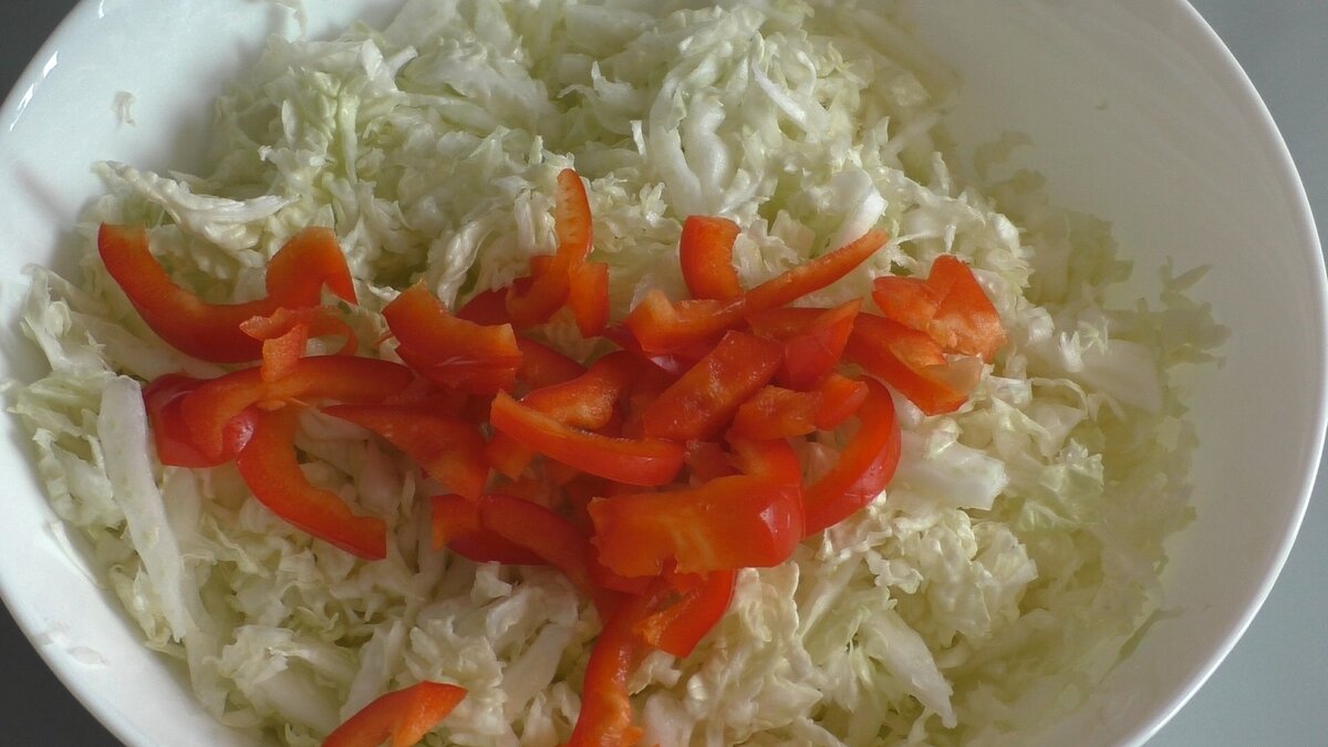 Худеем к лету, делюсь рецептом салата из пекинской капусты для правильного питания