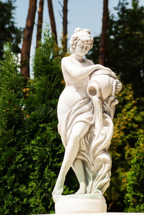 Девушка с кувшином