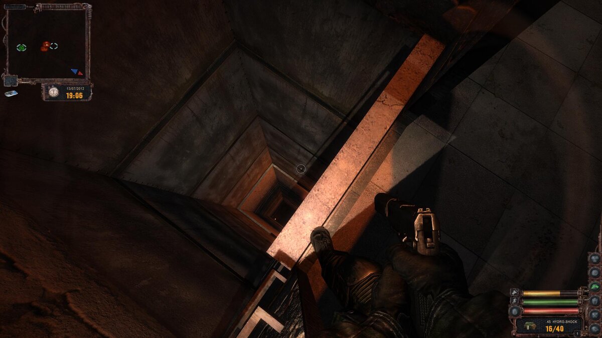 Шахта лифта, какая то она странная.