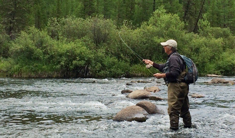 Рыбалка нахлыстом на Прибайкальской речке .