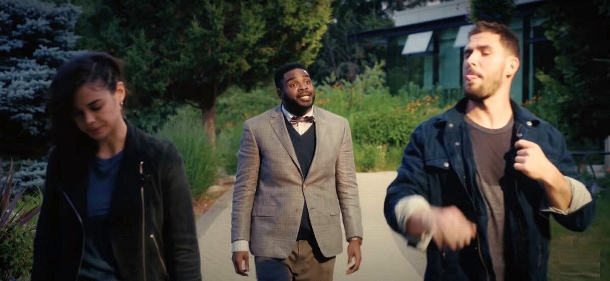 Расизм? Ну что вы - всего-навсего показал язык чернокожему... А, так это уже оголтелый расизм?! 