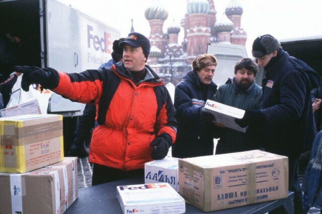 Кадр из фильма "Изгой". Robert Zemeckis/Twentieth Century Fox, 2000