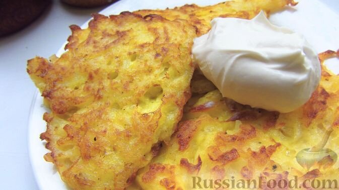 Очень простой и быстрый рецепт картофельных драников (дерунов).
