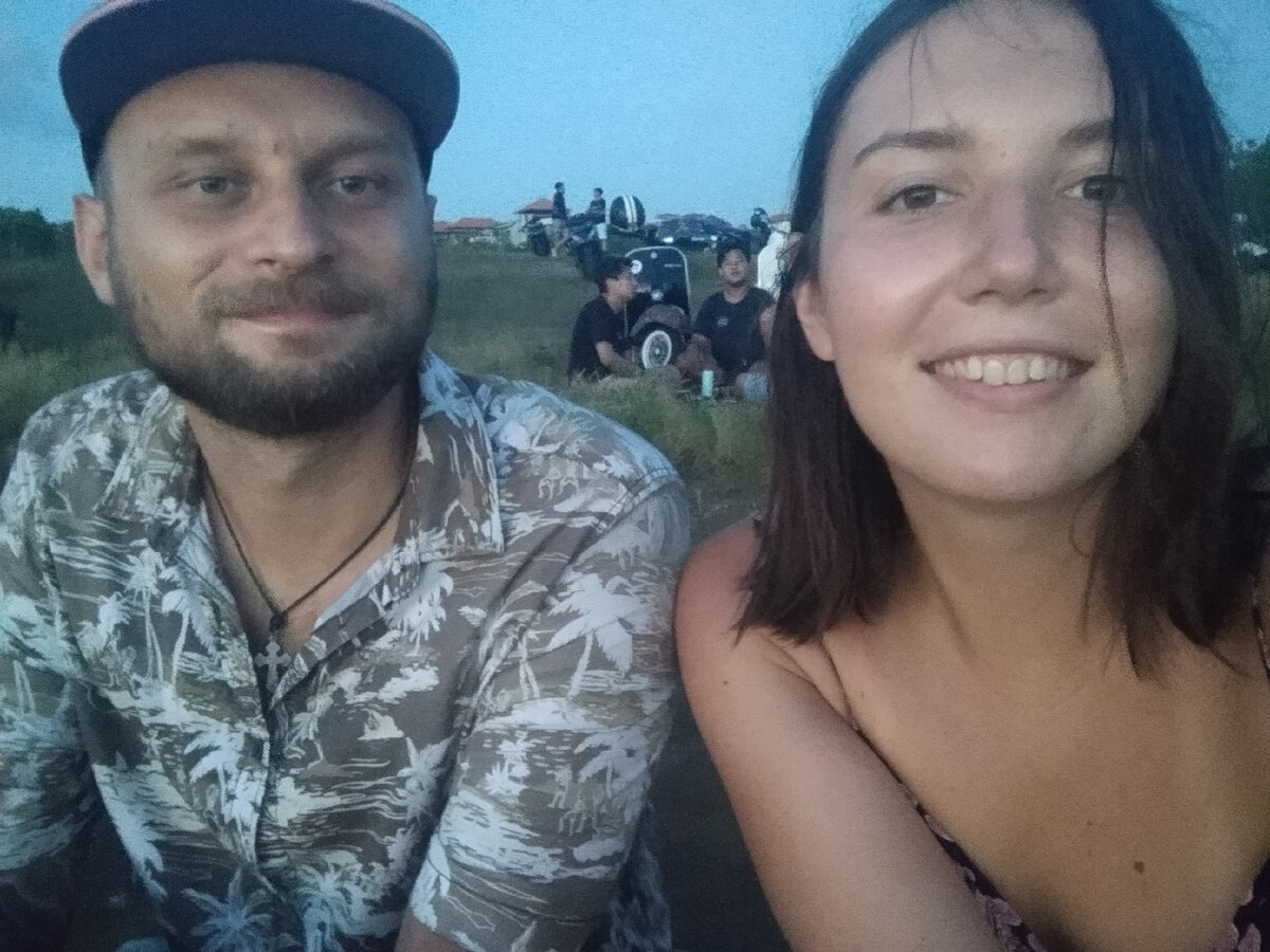 Я, гражданин РФ, и Марина, гражданка Украины.