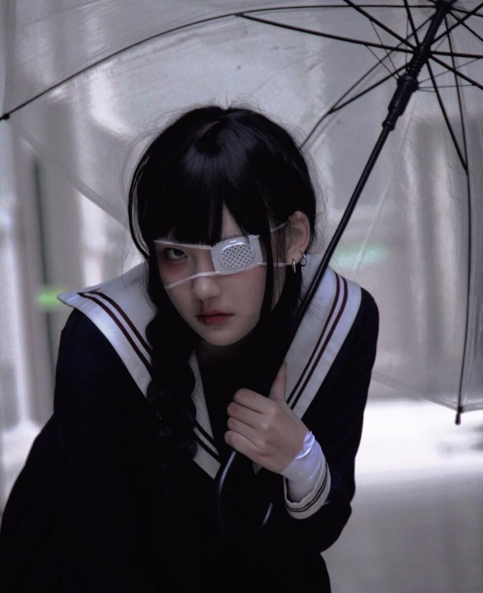 Косплей на гг из аниме "Иная"