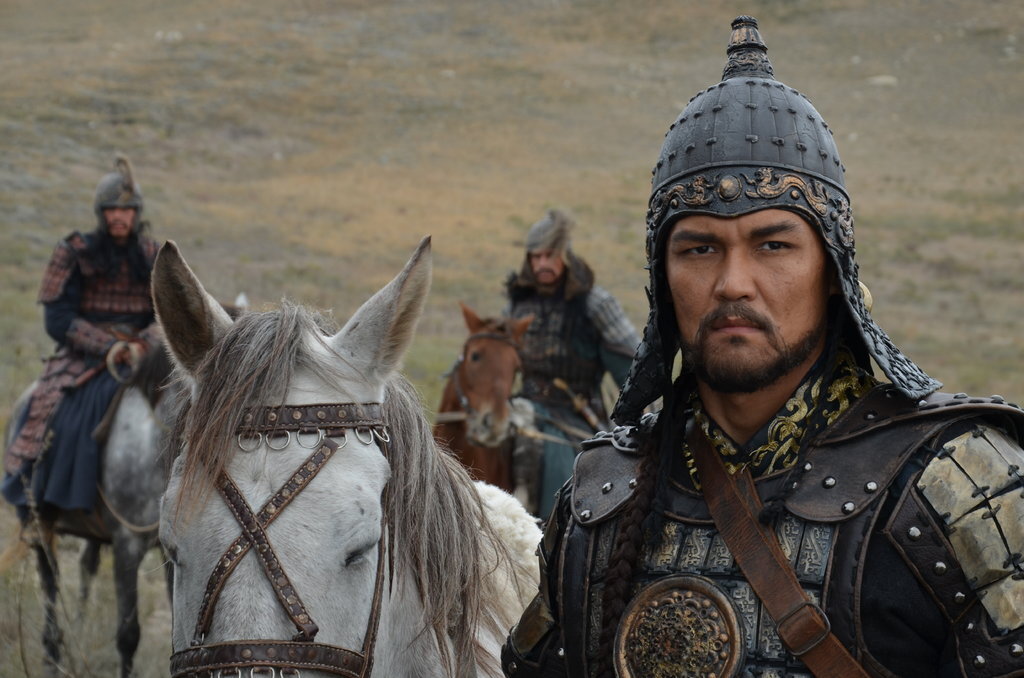 империя выбрала Гуюка императором, благодаря интригам и подкупам его матери 