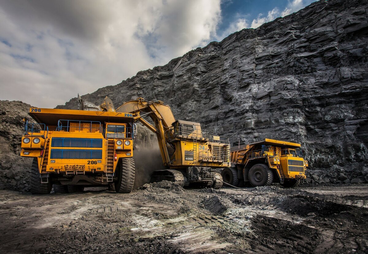 Eurasia Mining Plc (Евразия) - компания по разведке полезных ископаемых. 