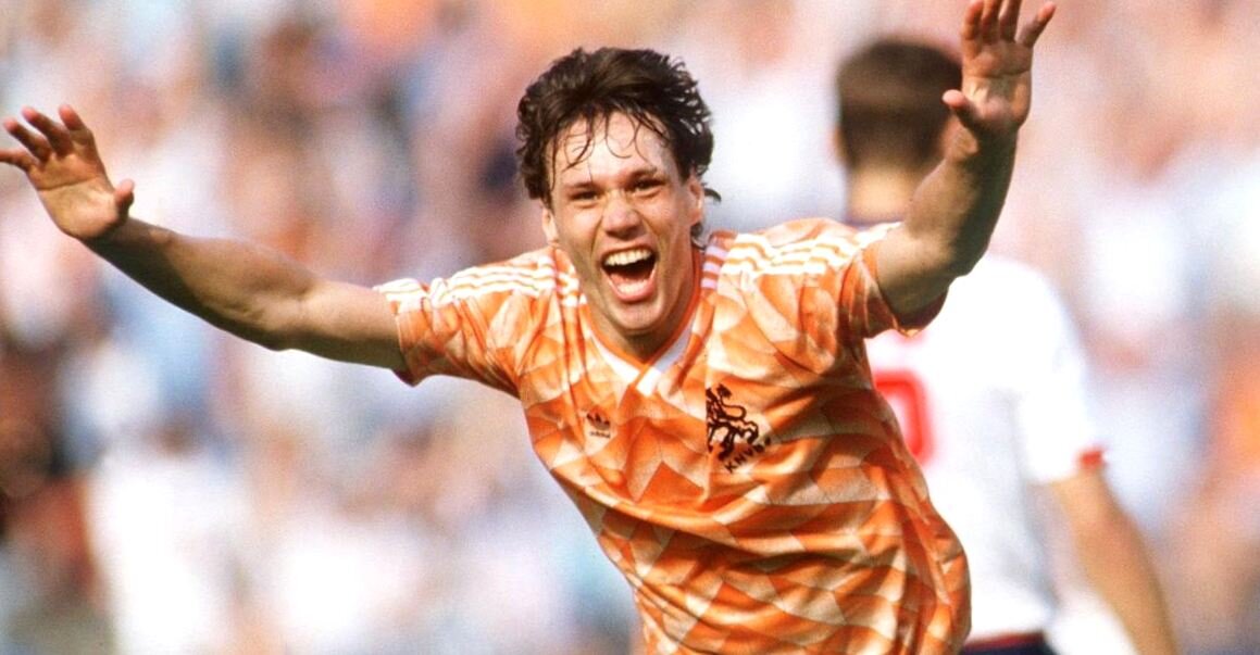 Марко ван Бастен - нидерландский футболист и футбольный тренер. В настоящее время является техническим директором ФИФА.