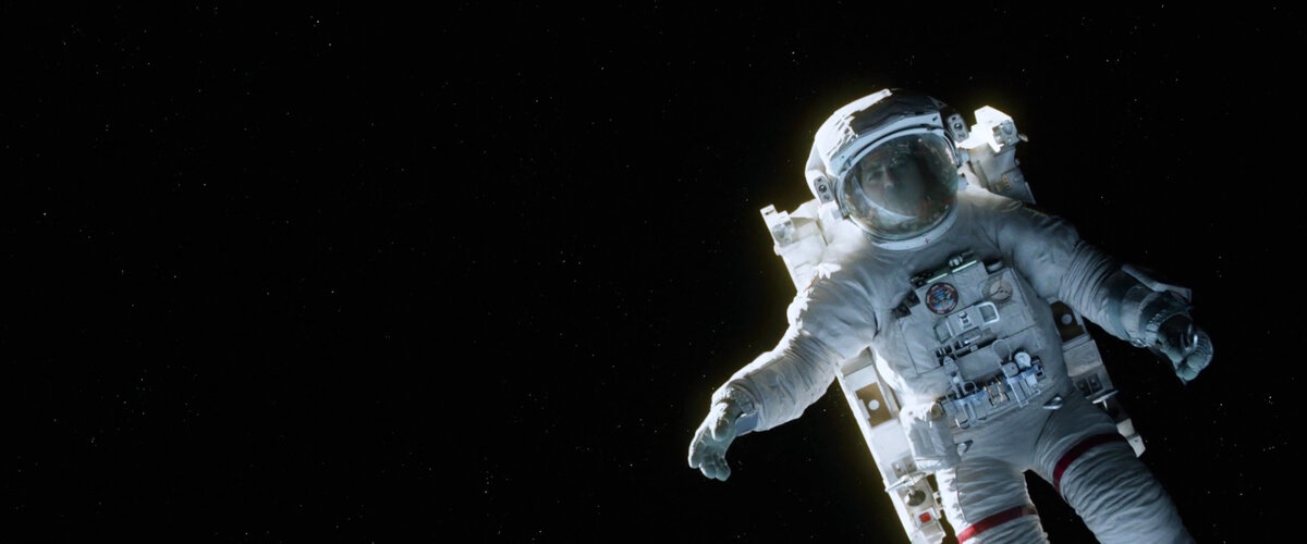 За спиной у героя Клуни (вроде, он), как раз система маневрирования в космосе...