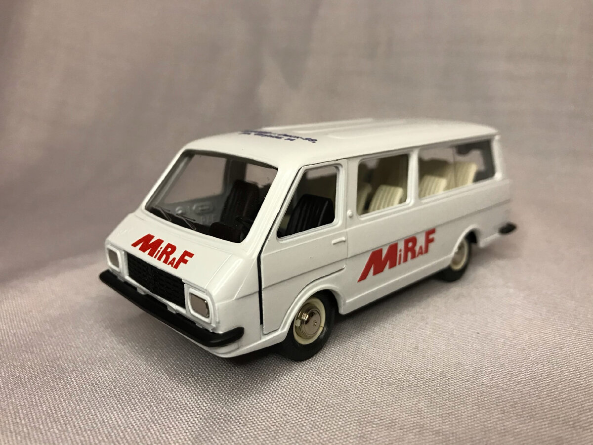 Раф 2203 "Miraf".