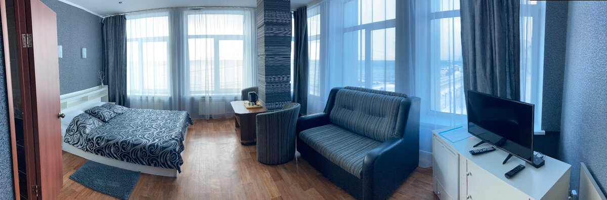 Наш номер в Листвянке. Стоит оговориться, что эта статья не рекламная, стоимость проживания мы оплатили сами и никаких договорных отношений с хозяином отеля не имеем.