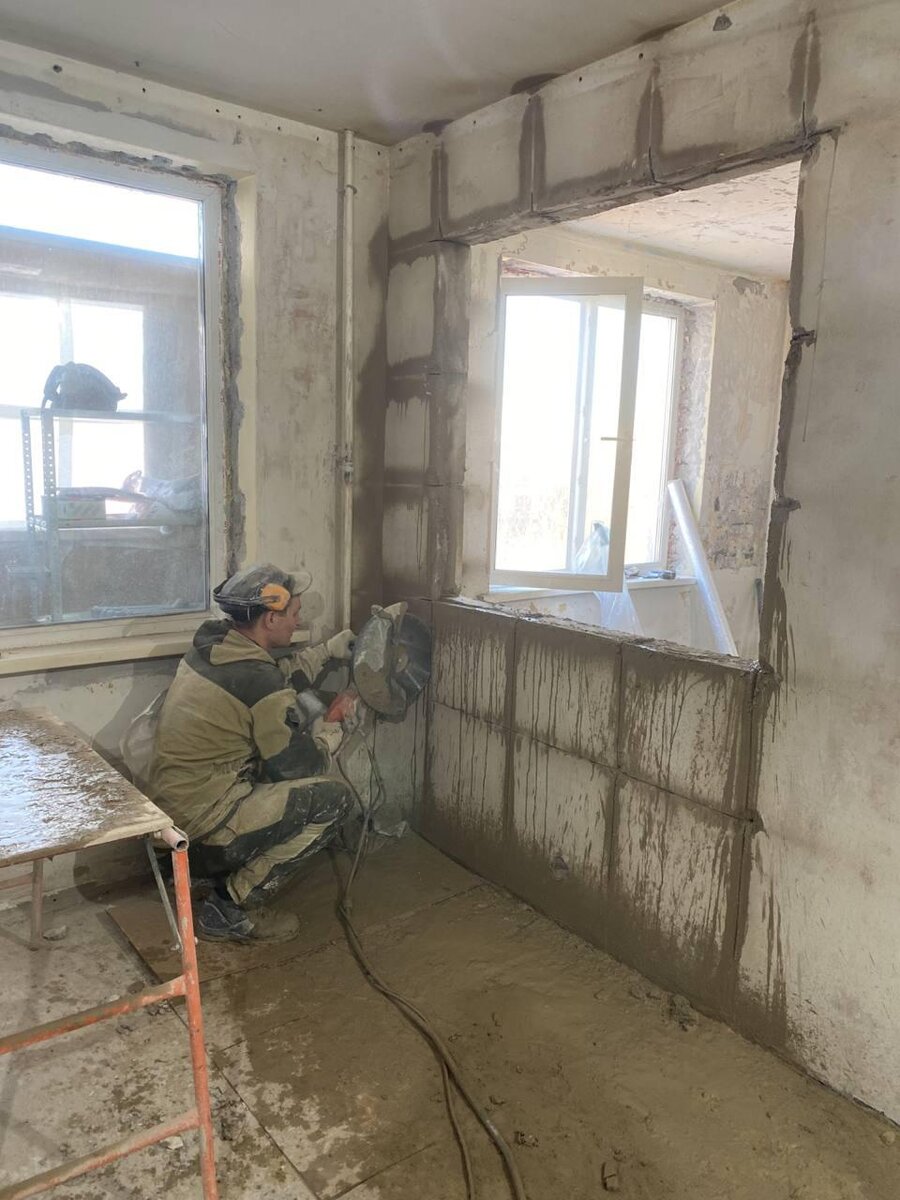 Алмазная резка дверного проёма с усилением швеллером