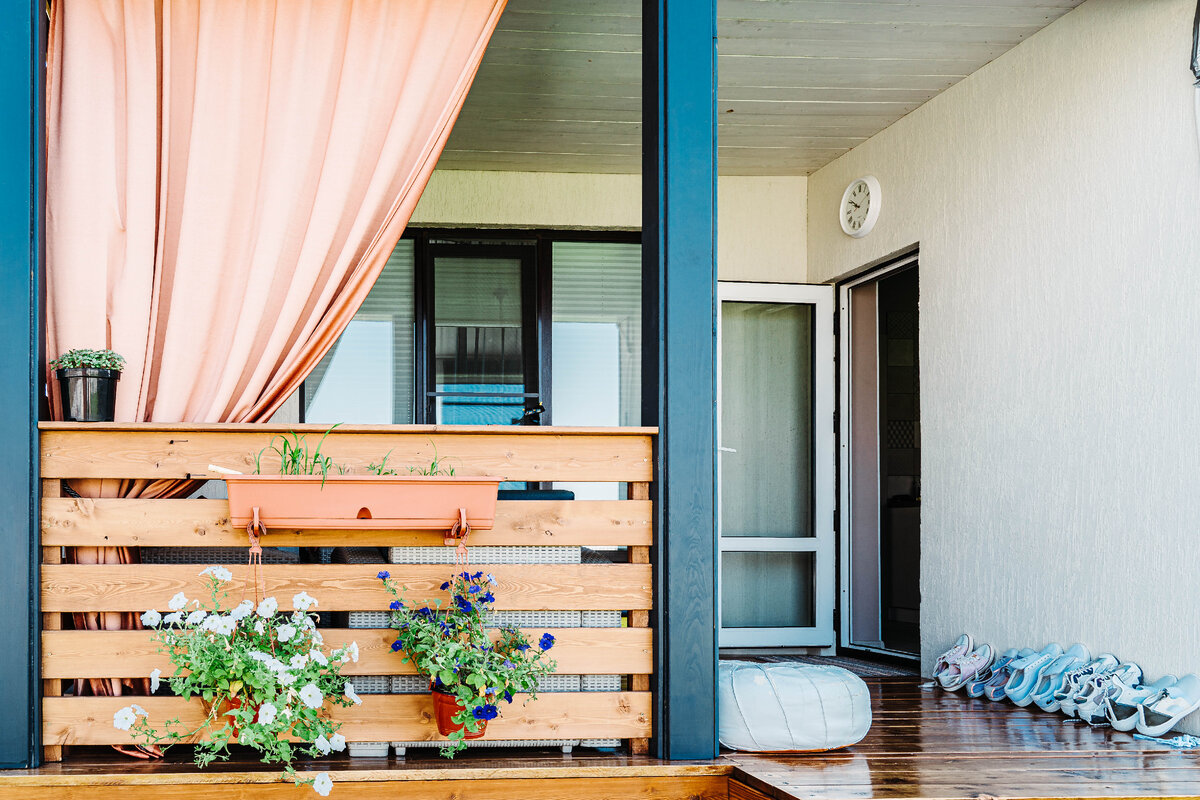 Крытая терраса с выходом во внутренний двор