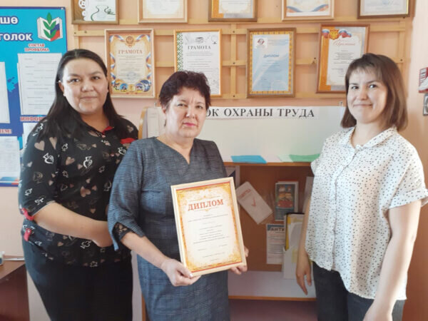    Слева направо: Алия ХУРАМШИНА, Рамзия ТУСАЛИНА и Айзиля ТУСАЛИНА