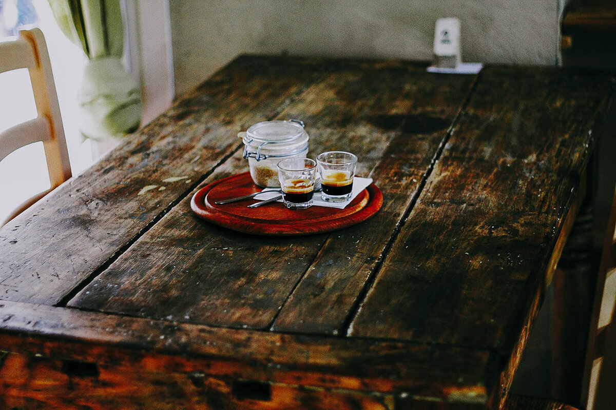 сонник стол пустой деревянный