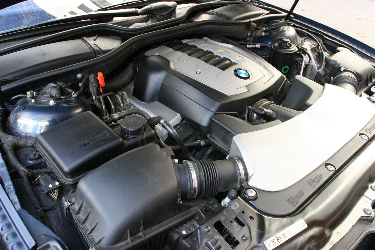 Двигатель бмв 750. 750 BMW мотор. Самый надежный мотор БМВ. Топ надежных моторов БМВ. Самые лучшие дизельные двигатели для легковых автомобилей.
