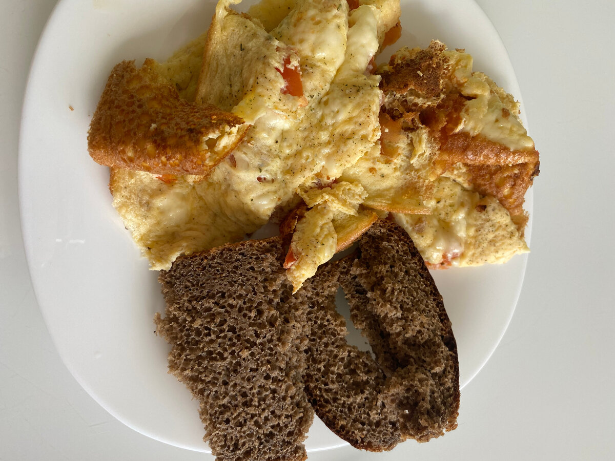 БЖУ и ккал посчитаны для тех, кто считает калории. Можете смело вписать эту вкуснятину в свой рацион.