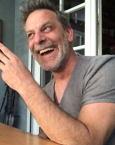 улыбкой похож га Михалкова