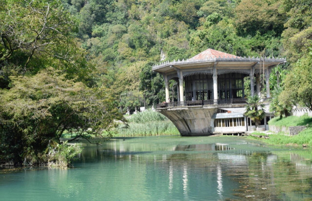 Заброшенная станция Псырцха в Новом Афоне