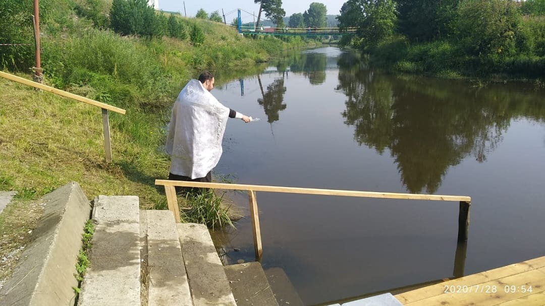 Крещение в водах реки Чусовой