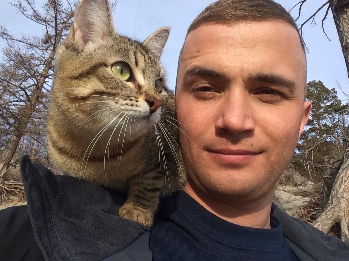 Метео станция на Байкале Мото Кот который объездил по мира на мотоцикле стран чем  я, это кот одного мотолюбителя он берет его во все свои путешествия.  