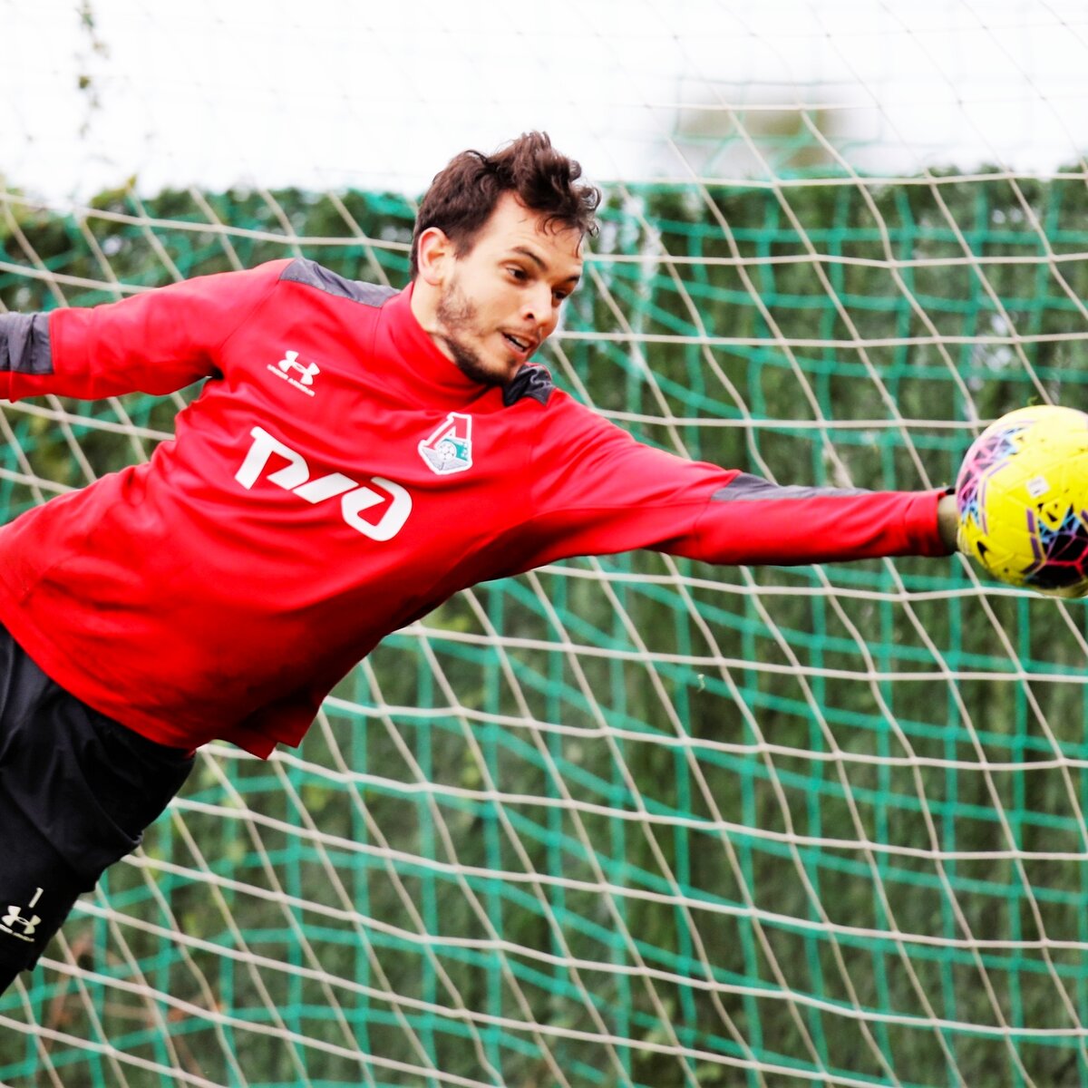 Маринато Гильерме на тренировке ПФК Локомотив.