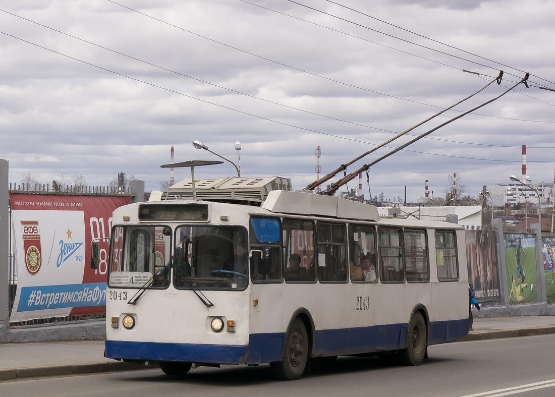 ЗиУ-682, серийное производство начато в 1966 году, а в 2016 снят с конвеера. 