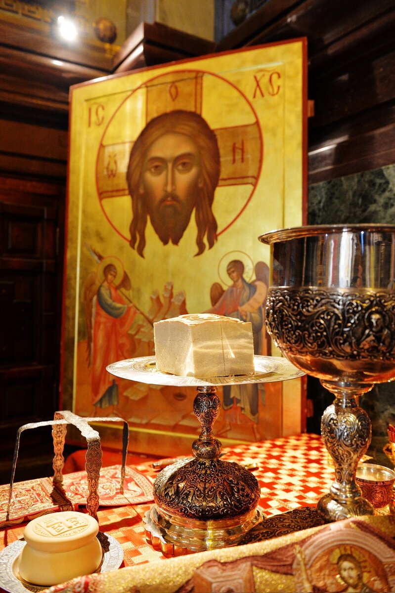 Праздник Пасхи Христовой в храме Христа Спасителя. Фото из архива сайта Патриарха Московского и Всея Руси. https://foto.patriarchia.ru/news/patriarshee-sluzhenie-v-prazdnik-paskhi-khristovoy-v-khrame-khrista-spasitelya/
