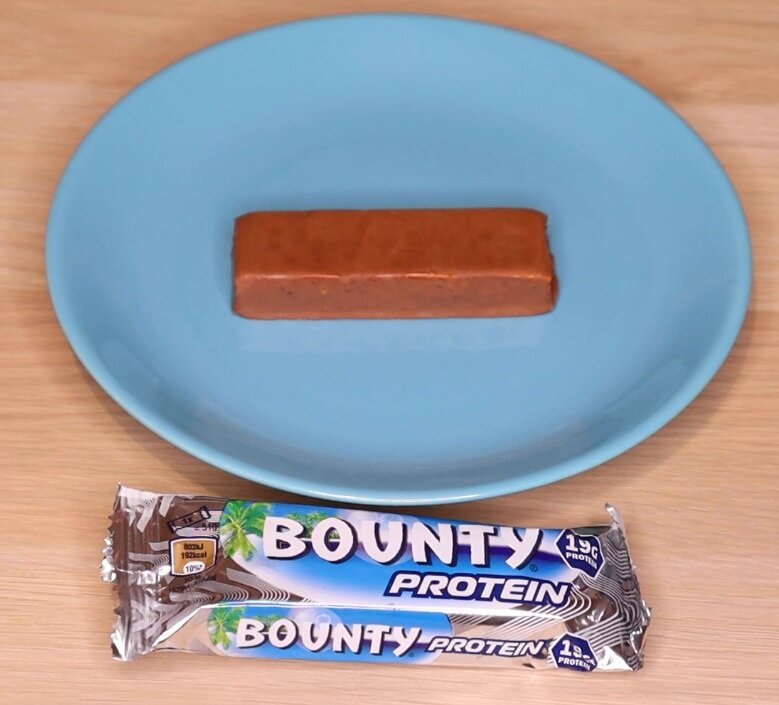 Кстати, в отличие от обычного Баунти, протеиновый Баунти состоит из одного батончика. В оригинальном, если вы помните, два маленьких батончика в одной упаковке. Фото принадлежит каналу P.S. Live