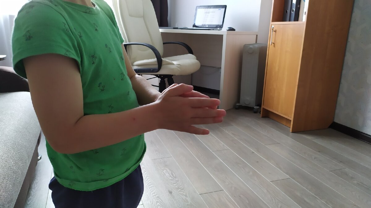 мой ребенок тоже любит попрошайничать у меня, но это ребенок:)
