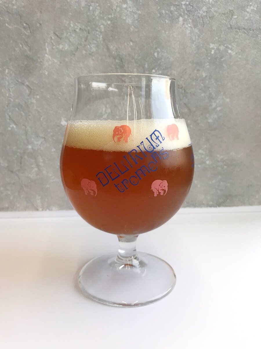 SweetWater IPA в бокале Delirium 