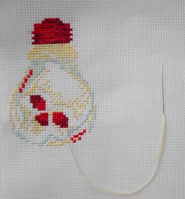 Почти дошила, сомкнула контур, в основном остались бледные бленды по центру...