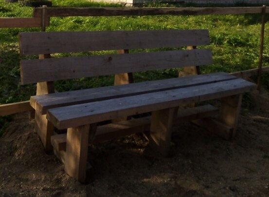 Скамейка до своего преображения