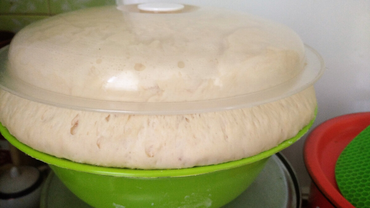 через 40 минут уже и крышку подняло)))