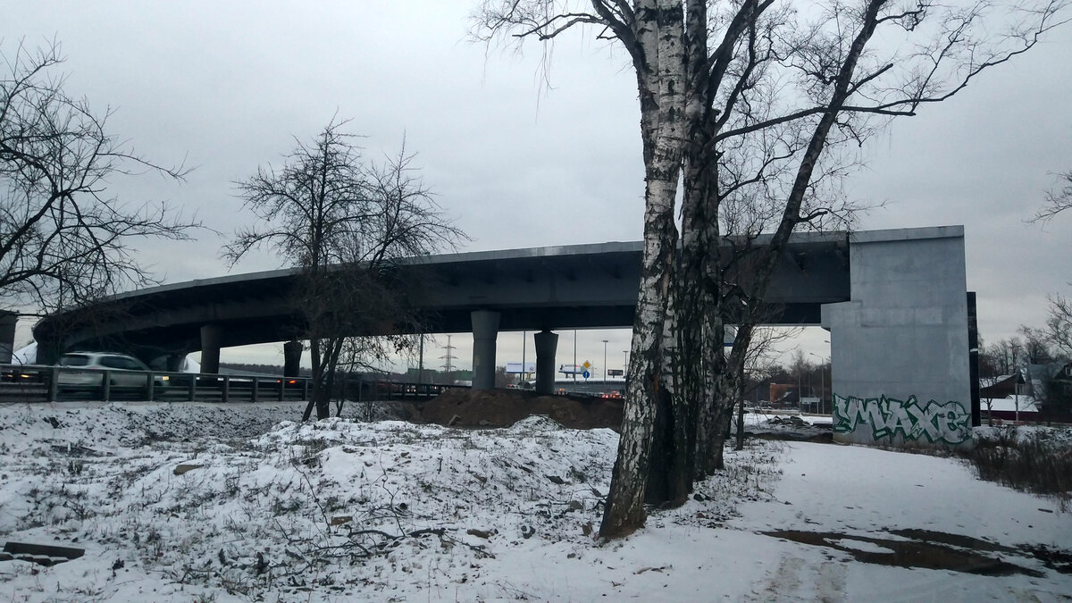 Недостроенная эстакада на Ярославском шоссе. Фото с сайта ROADS.RU, пользователь Alex-Sh