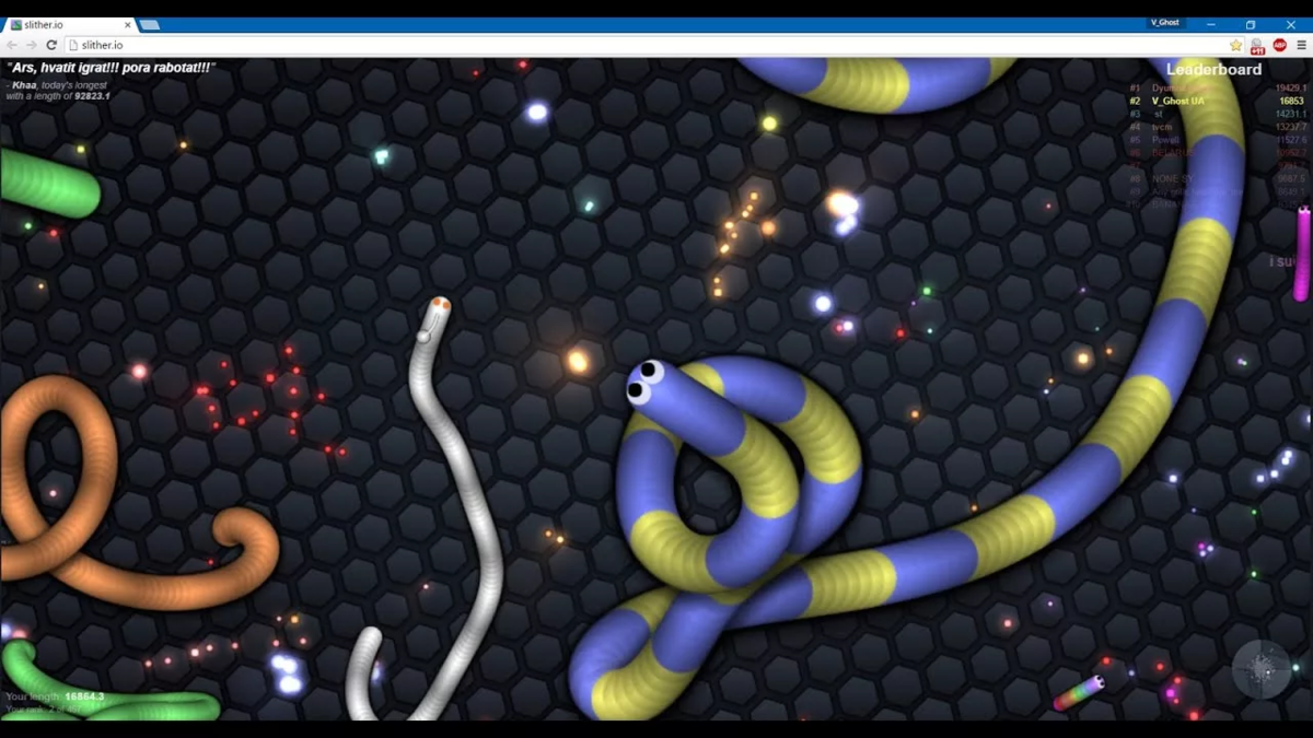 Игры червь солитер. Червячки Slither io. Игра змейка Slither. Червячки слизарио. Игра червячок змейка.