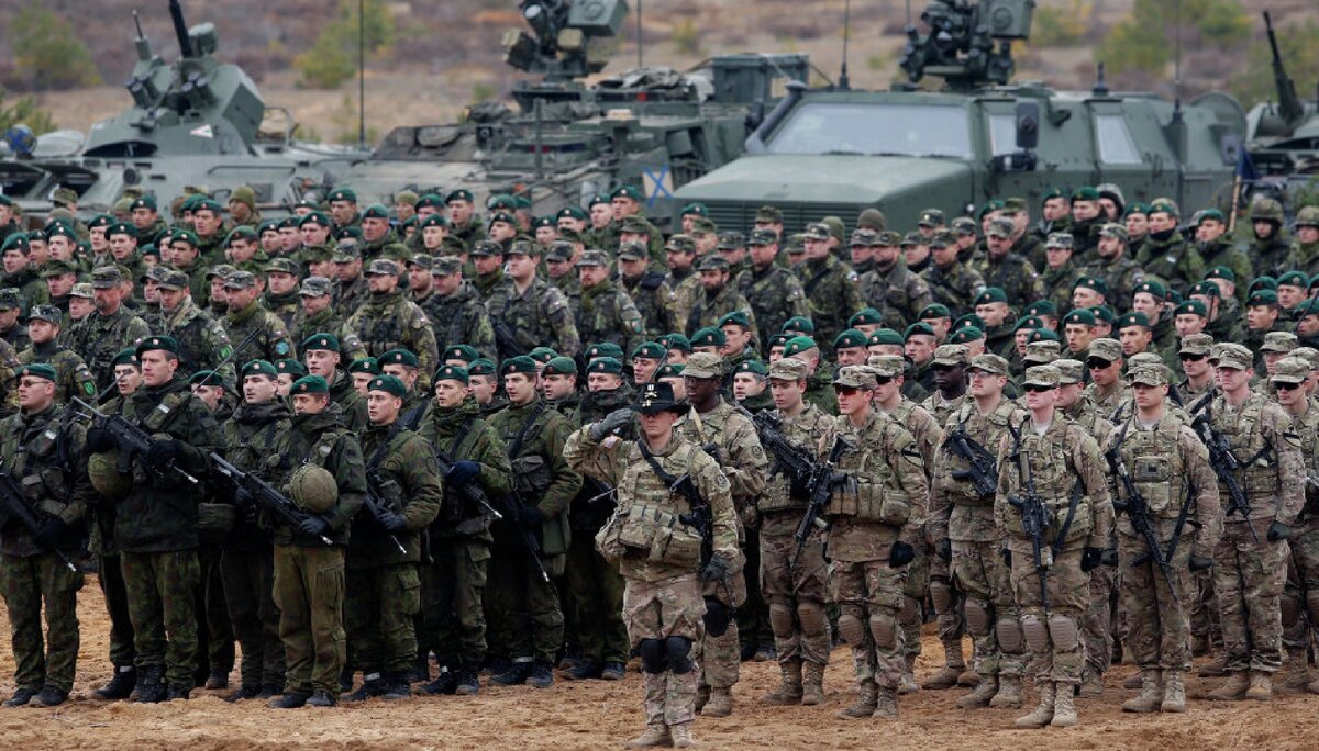 Американская военная техника перед переброской в Европу для участия в учениях DEFENDER Europe 20